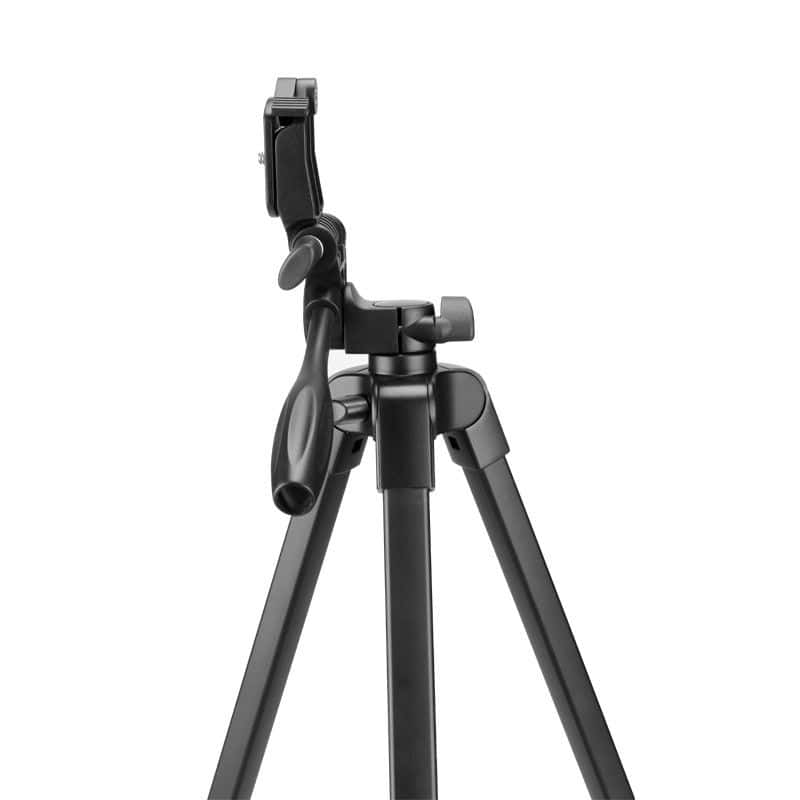 Trípode negro para cámaras y accesorios fotográficos.