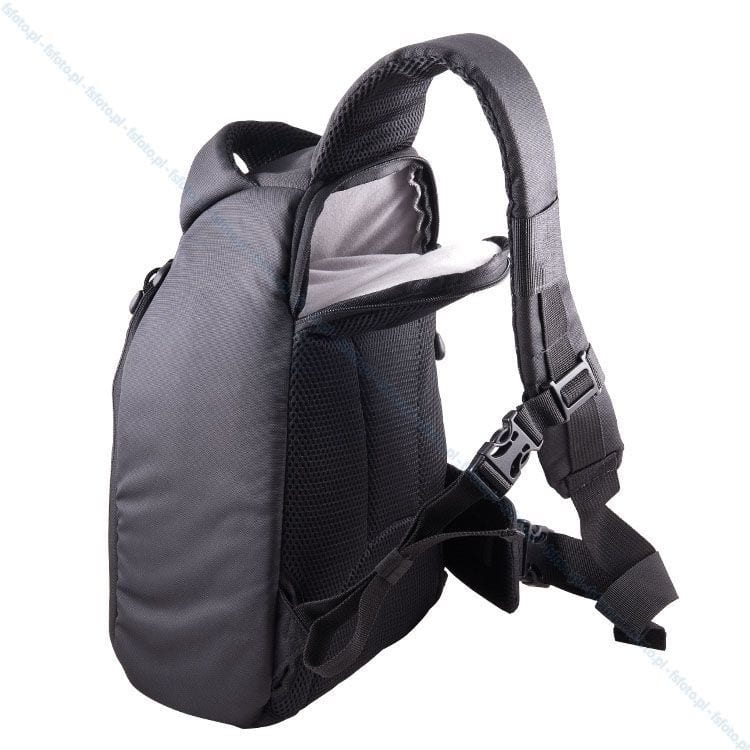 Mochila negra para cámaras y accesorios de fotografía en Click Fotografía.