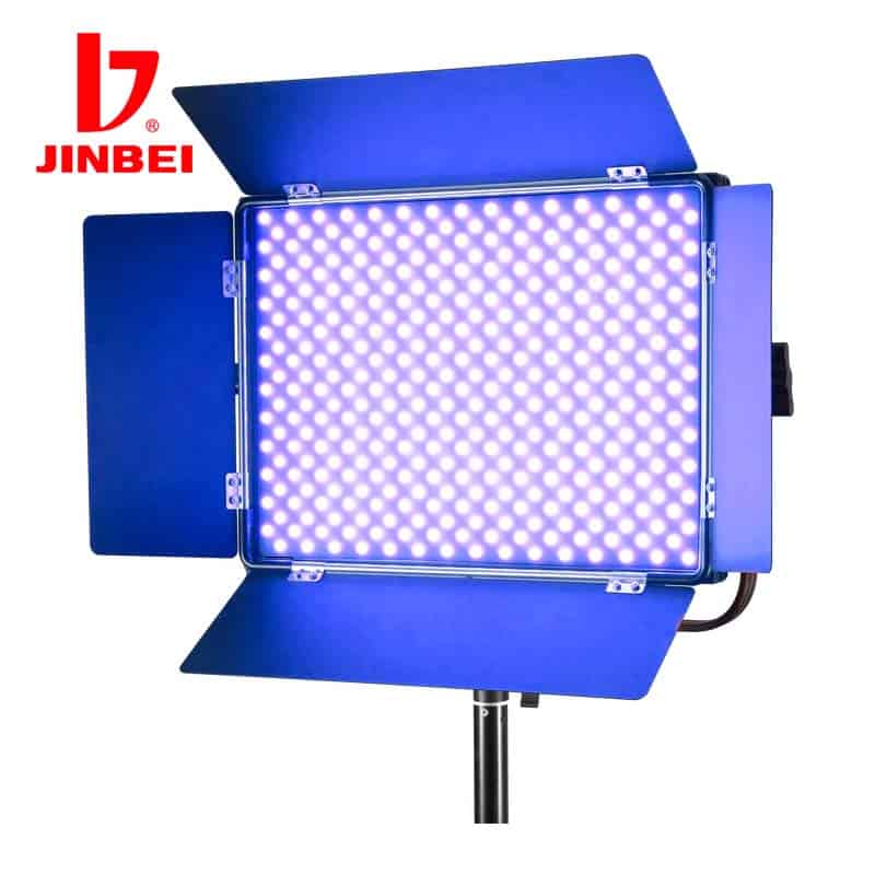 Panel LED RGB Jinbei P80-RGB con accesorios y soporte.