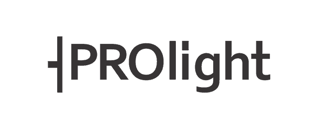 Equipo de iluminación profesional para fotografía en estudio.