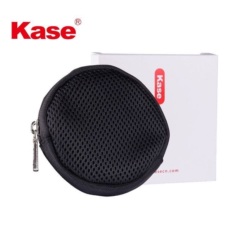 Funda protectora para filtro Kase de hasta 82mm, resistente y compacta.