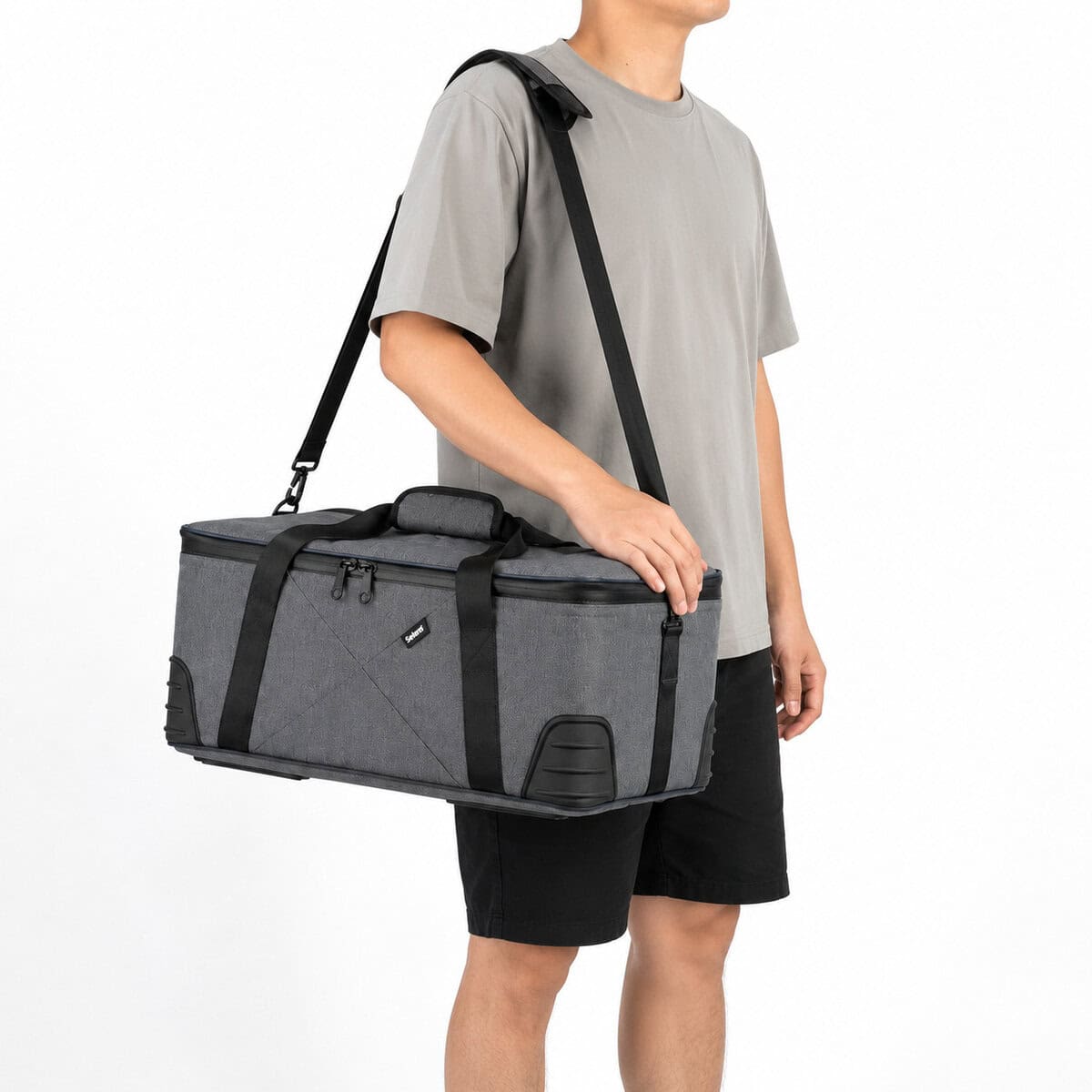 Bolso rígido Selens para equipo fotográfico DC/DV-XL en uso.