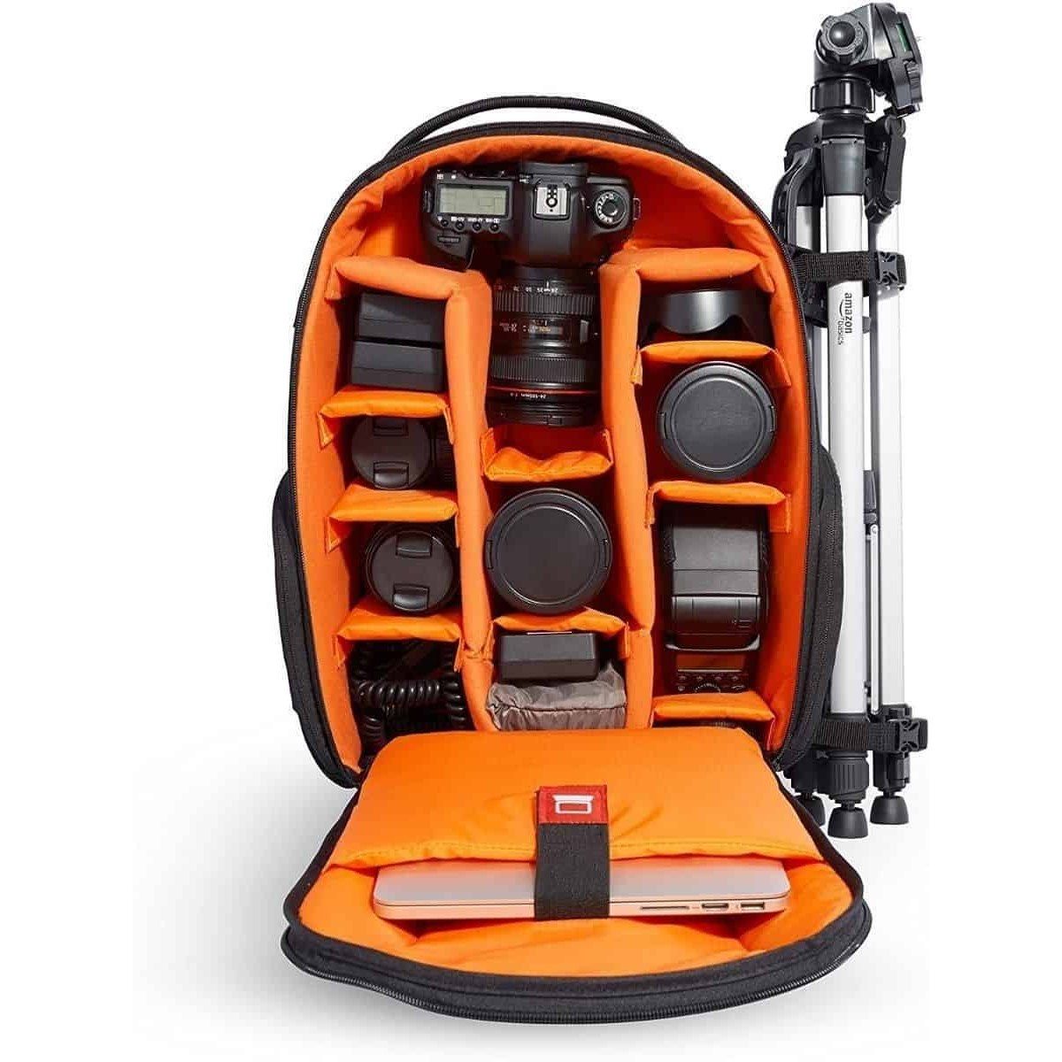 Mochila de fotografía con compartimentos para cámaras y accesorios.