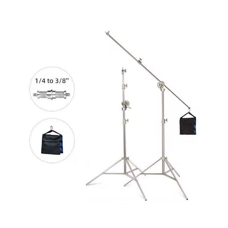 Tripode profesional con brazo y contrapeso para fotografía y video.